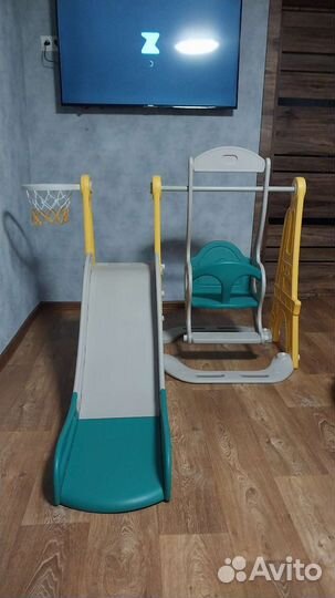 Детская горка с качелями