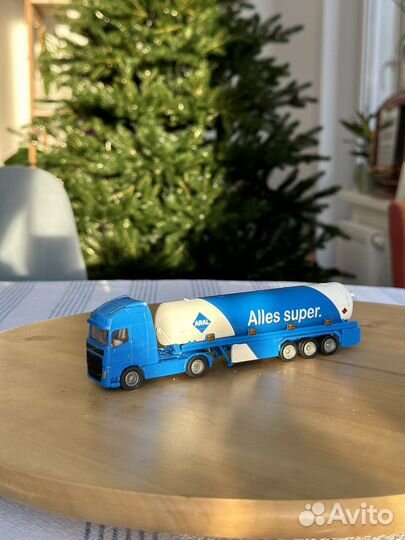 Siku бензовоз