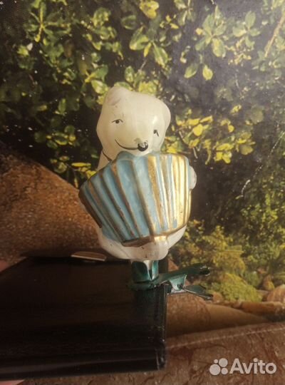 Ёлочная игрушка на пришепке мишка с баяном