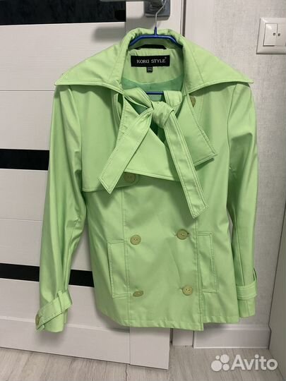 Ветровка женская