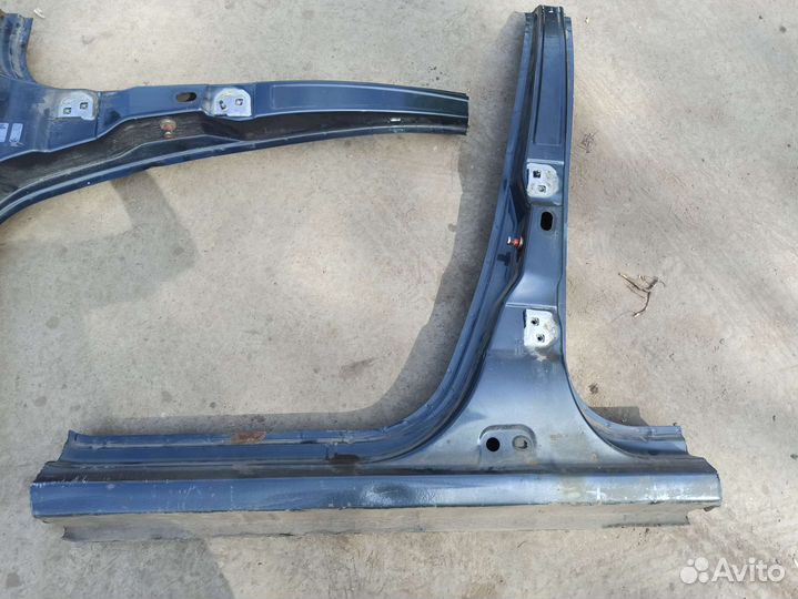 Порог со стойкой Логан 1