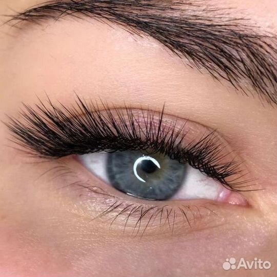 Наращивание ресниц, окрашивание бровей