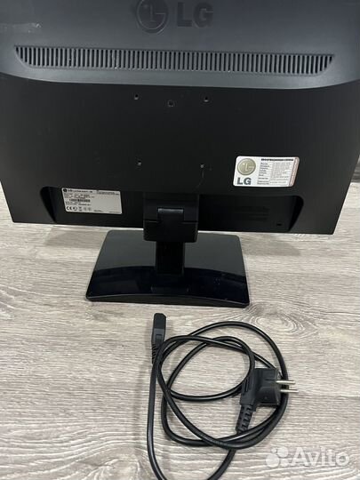 Монитор LG flatron E 2041