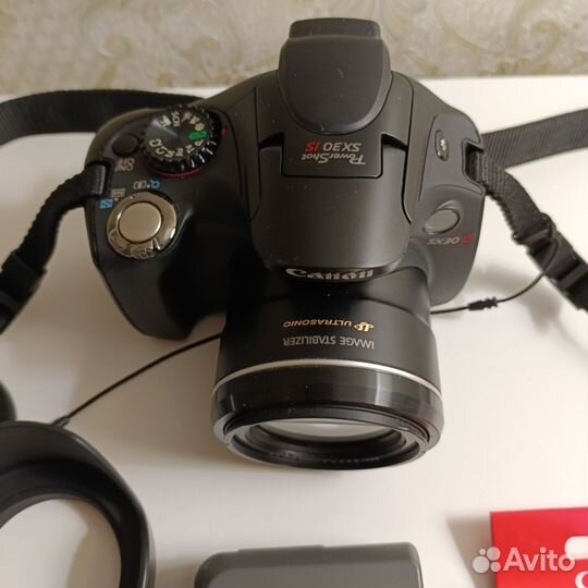 Зеркальный фотоаппарат Canon