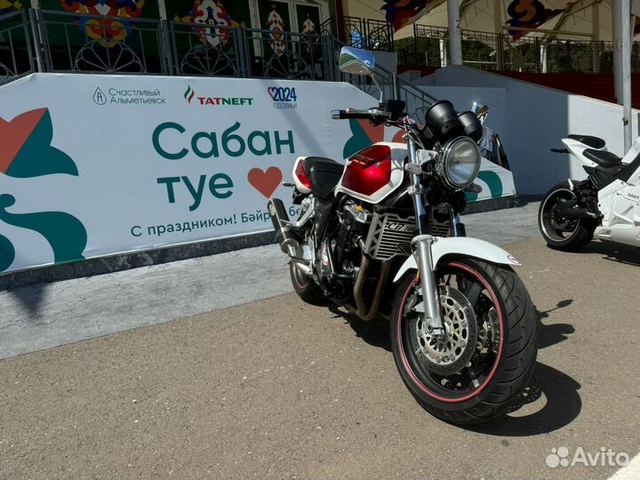 Honda cb1000 super four