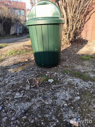 Бак для мусора пластиковые