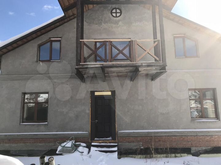 Коттедж 425 м² на участке 15 сот.