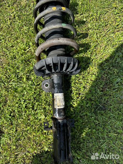 Передняя стойка Мерседес W447