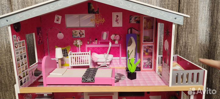 Большой кукольный домик