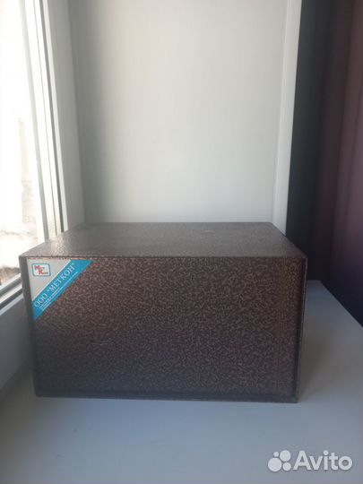 Продам сейф металлический