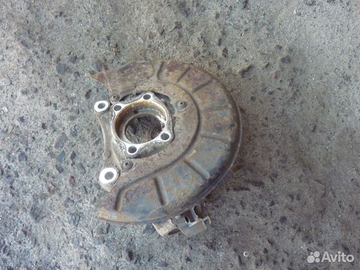 Bmw e39 кулак поворотный передний левый