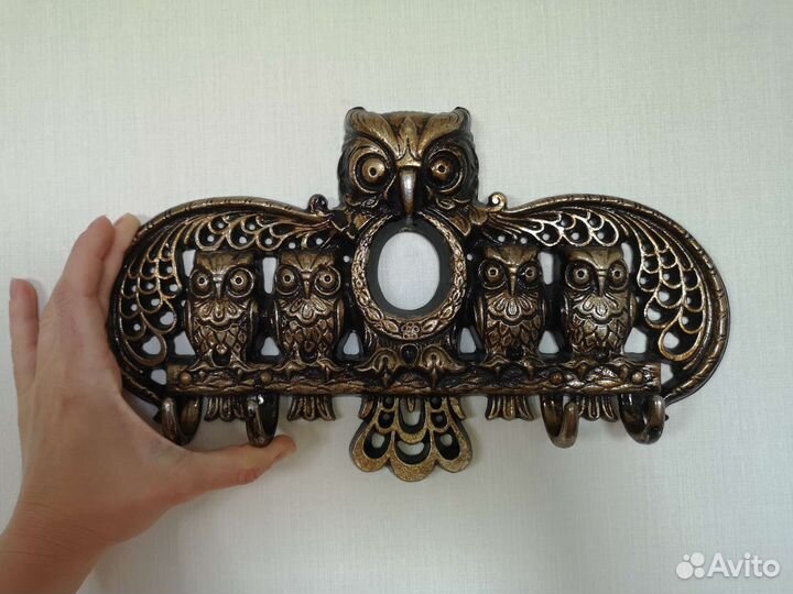 Вешалка-ключница 