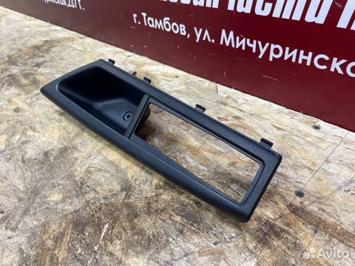 Внутренняя ручка двери передняя левая LADA Vesta