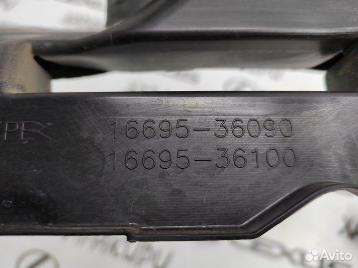 Дефлектор радиатора левый Toyota Rav4 AVA44