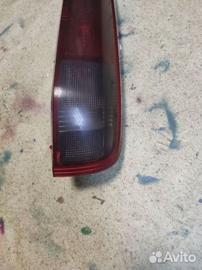 Фонарь задний правый Nissan X-Trail T30
