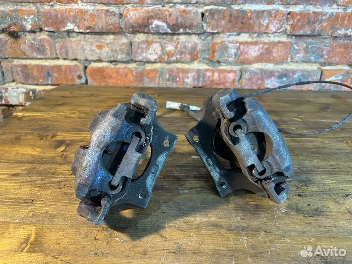 Суппорт тормозной задний Bmw 3 E90 N46B20 11