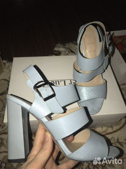 Босоножки 38