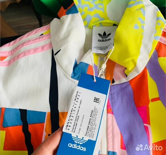 Ветровка adidas originals love unites wb