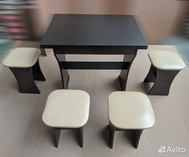 Обеденная группа Лион