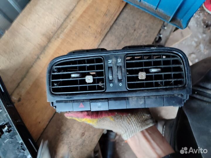 Центральный воздуховод volkswagen polo 5