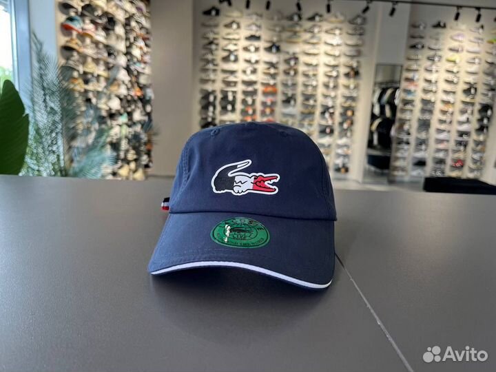 Бейсболка Lacoste в ТЦ Мега Молл