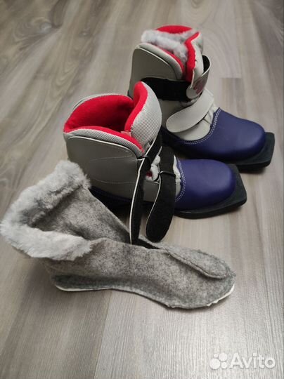 Лыжные ботинки