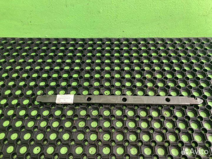 Тяга вилки кпп volvo FH12