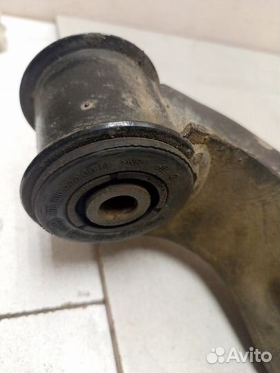 Рычаг передний правый нижний