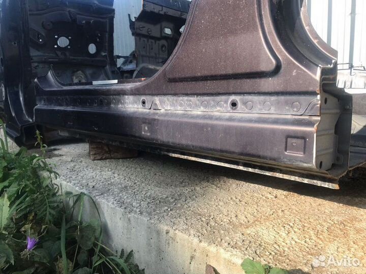 Порог левый Infiniti FX30d/FX35/FX37/FX50/QX70