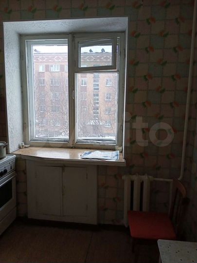 2-к. квартира, 42 м², 3/5 эт.