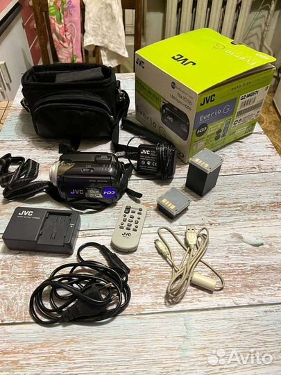 Видео камера jvc everio 30gb +аккумулятор+чехол