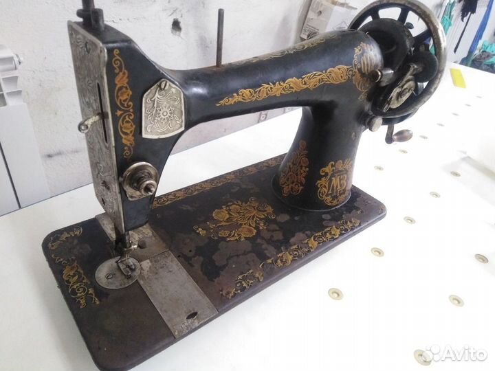 Швейная машина оверлок 5-ти нитка