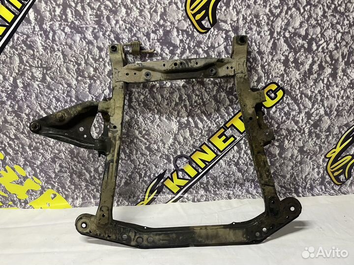 Подрамник двигателя Лада Ларгус Логан Сандеро
