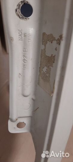 Крыло переднее правое