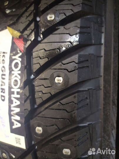 Yokohama Ice Guard IG65 215/65 R16