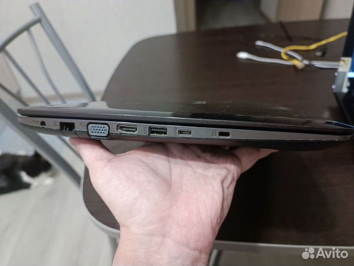 Ноутбук Asus / i3-6100U / 940MX / за запчасти