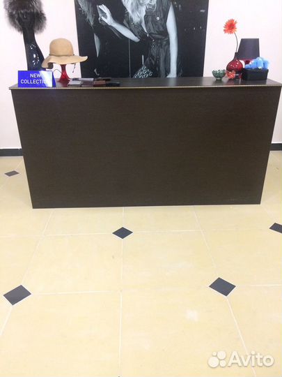 Вешала, ресепшн, манекены, зеркала, вешалки, конди