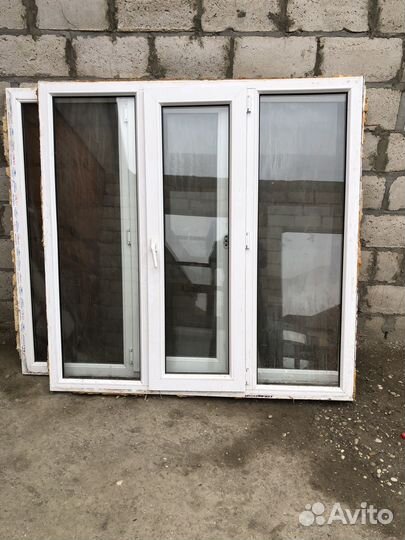 Дверь алюминиевая и окна пластиковые