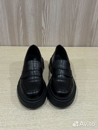 Лоферы женские