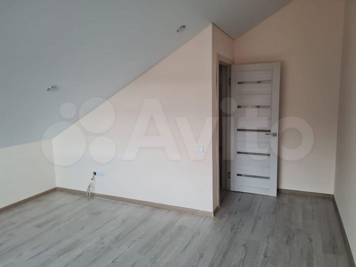 Таунхаус 182 м² на участке 5 сот.