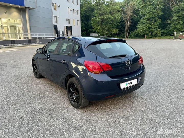 Opel Astra 1.6 AT, 2011, 126 000 км