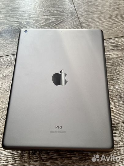 iPad 8 2020 10.2” 32GB Wi-Fi заблокированный