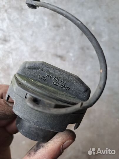 Крышка бензобака Volkswagen Touareg