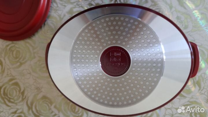 Кастрюля эмалированная большая