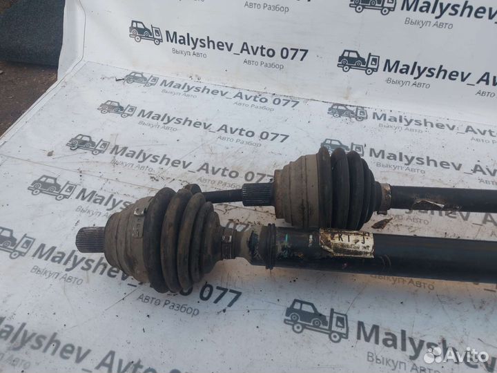 Привод левый /правый Volkswagen Jetta B5 BSE