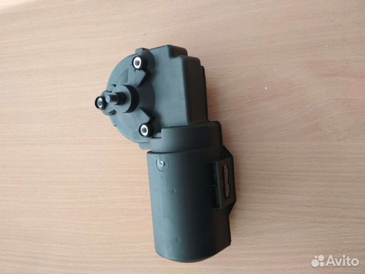 Электродвигатель стеклоочистителя