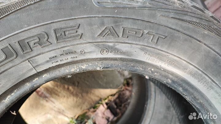 Kumho Road Venture APT KL51 235/65 R17