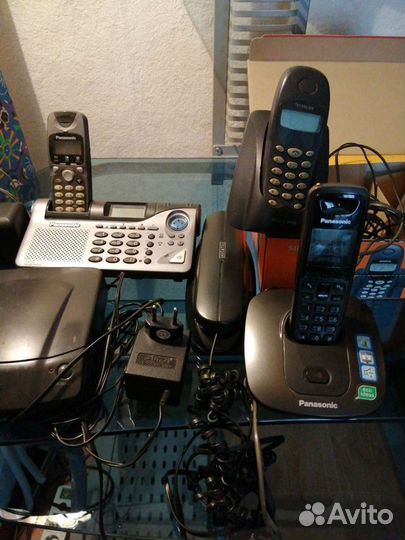 4 телефона и автоответчик