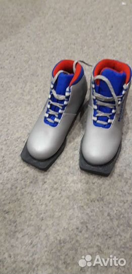 Лыжные ботинки