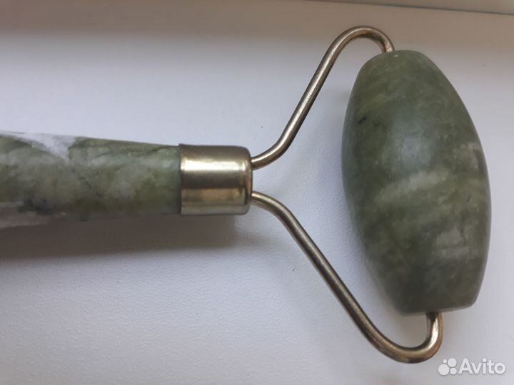 Роллер-массажер из нефрита. Новый